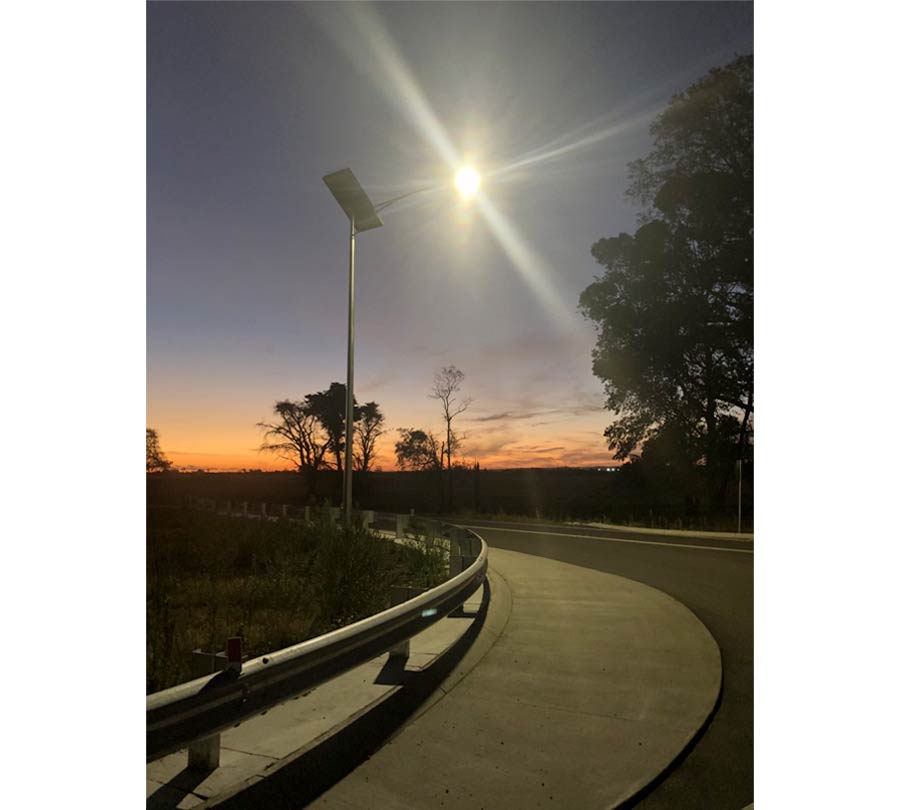 Roadway Solar V-LED Light