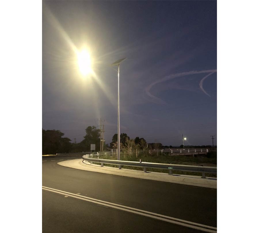 Roadway Solar V-LED Light